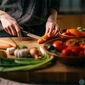 Kép 6/6 - Késkészlet, kezdő, 3 darabos, FISKARS "Essential"