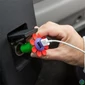 Kép 3/3 - Kikkerland US215-EU 2xUSB virág formájú autós töltő