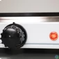 Kép 4/4 - Home HG R 02WH hordozható elektromos főzőlap, dupla, teljesítmény 1000 W + 1500 W, Ř15 cm + Ř18 cm főzőfelület, zománcozott készülékház, fehér